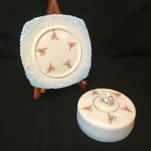 Vtg. Royal Stafford made in England 51/8" covered Butter Dish w/ Lid. Rosebud.